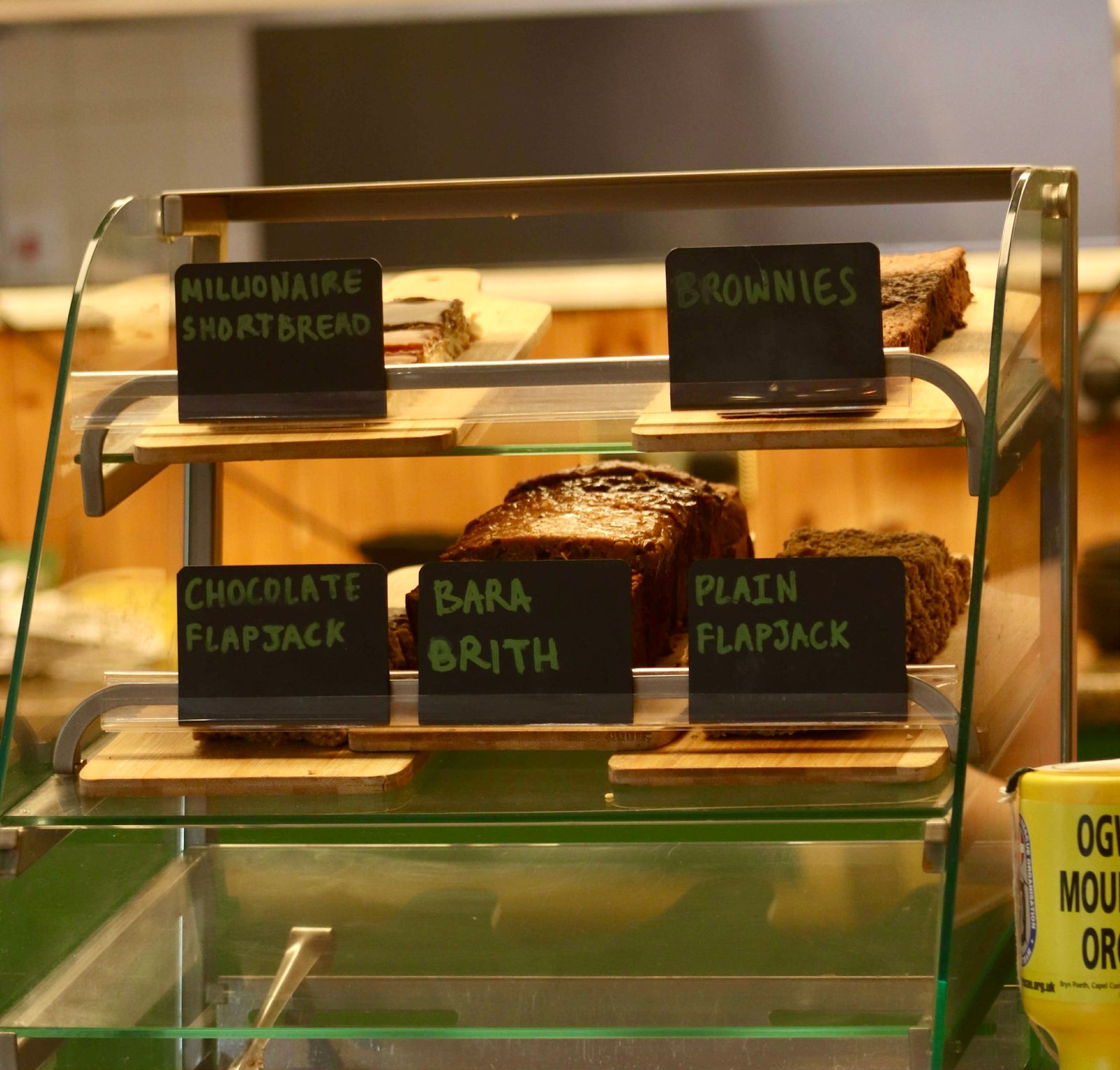 Cake stand at Caffi Siabod